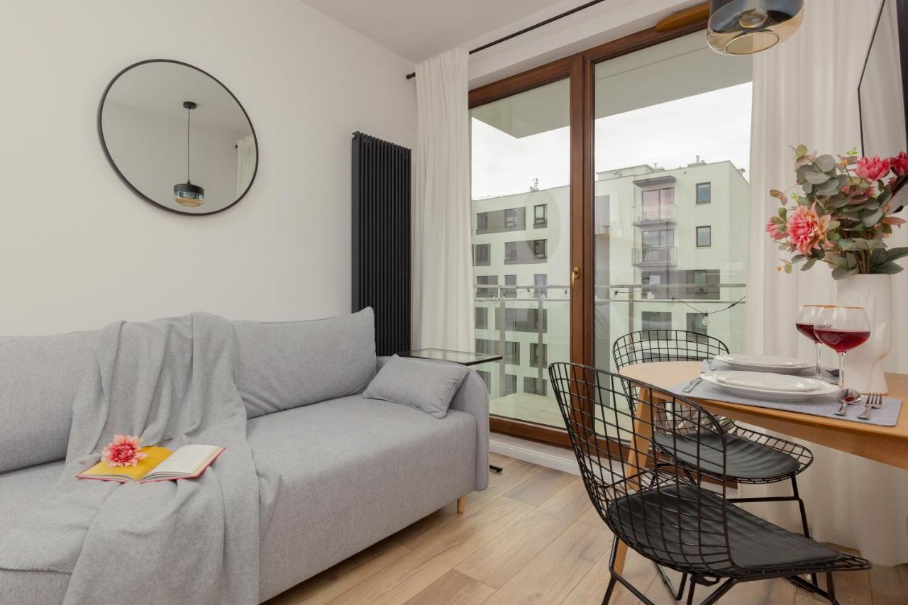 Forum Wola Jana Kazimierza Apartment By Noclegi Renters Warsaw Ngoại thất bức ảnh
