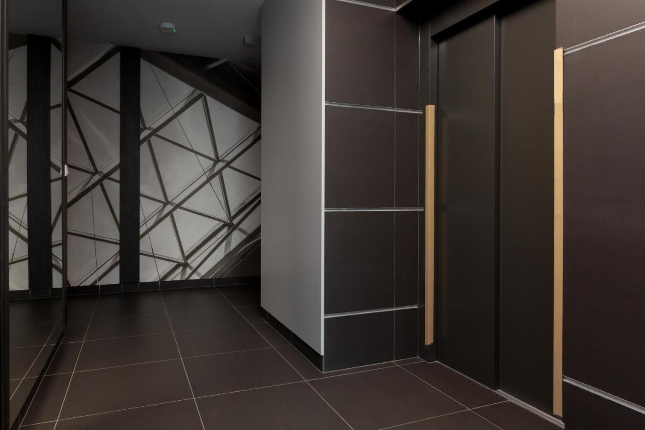 Forum Wola Jana Kazimierza Apartment By Noclegi Renters Warsaw Ngoại thất bức ảnh